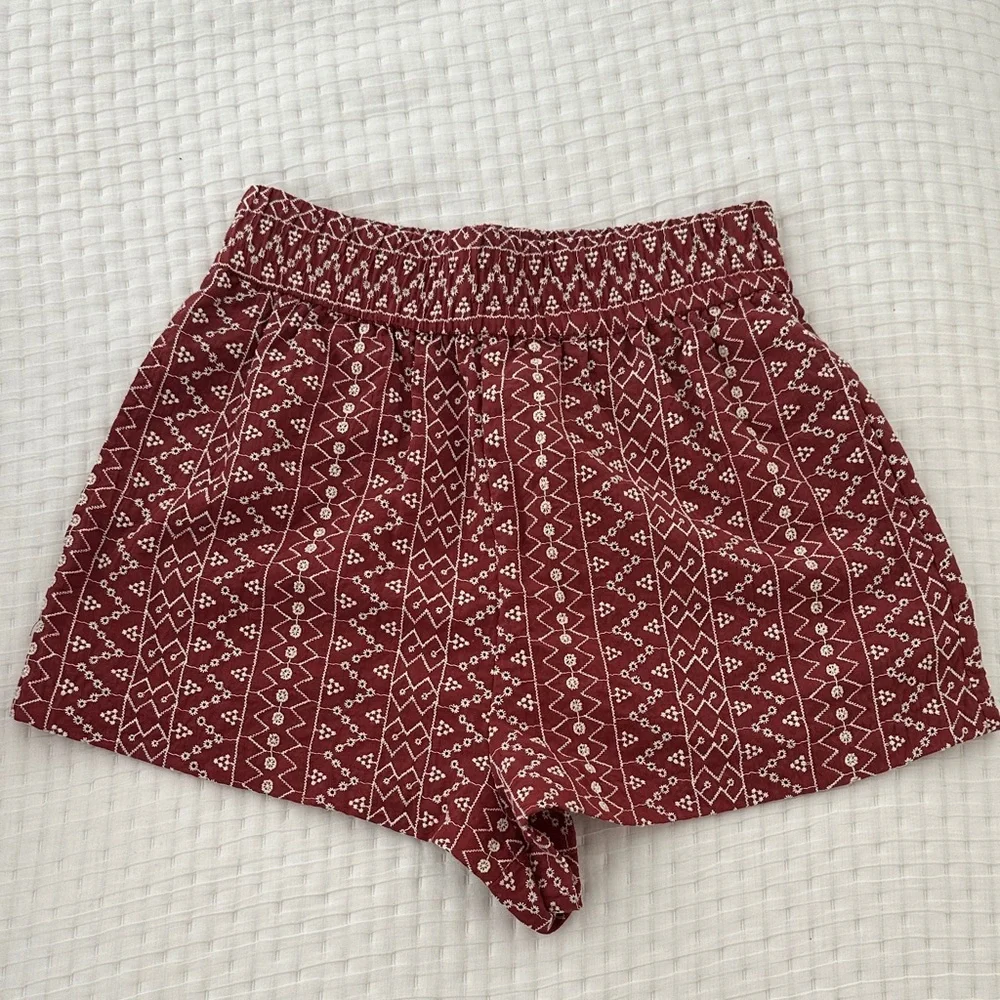 Zara Embroidered Eyelet Shorts - Picture 1 of 6